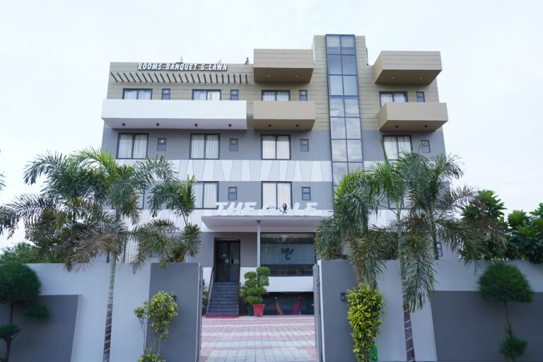 family hotel in lucknow